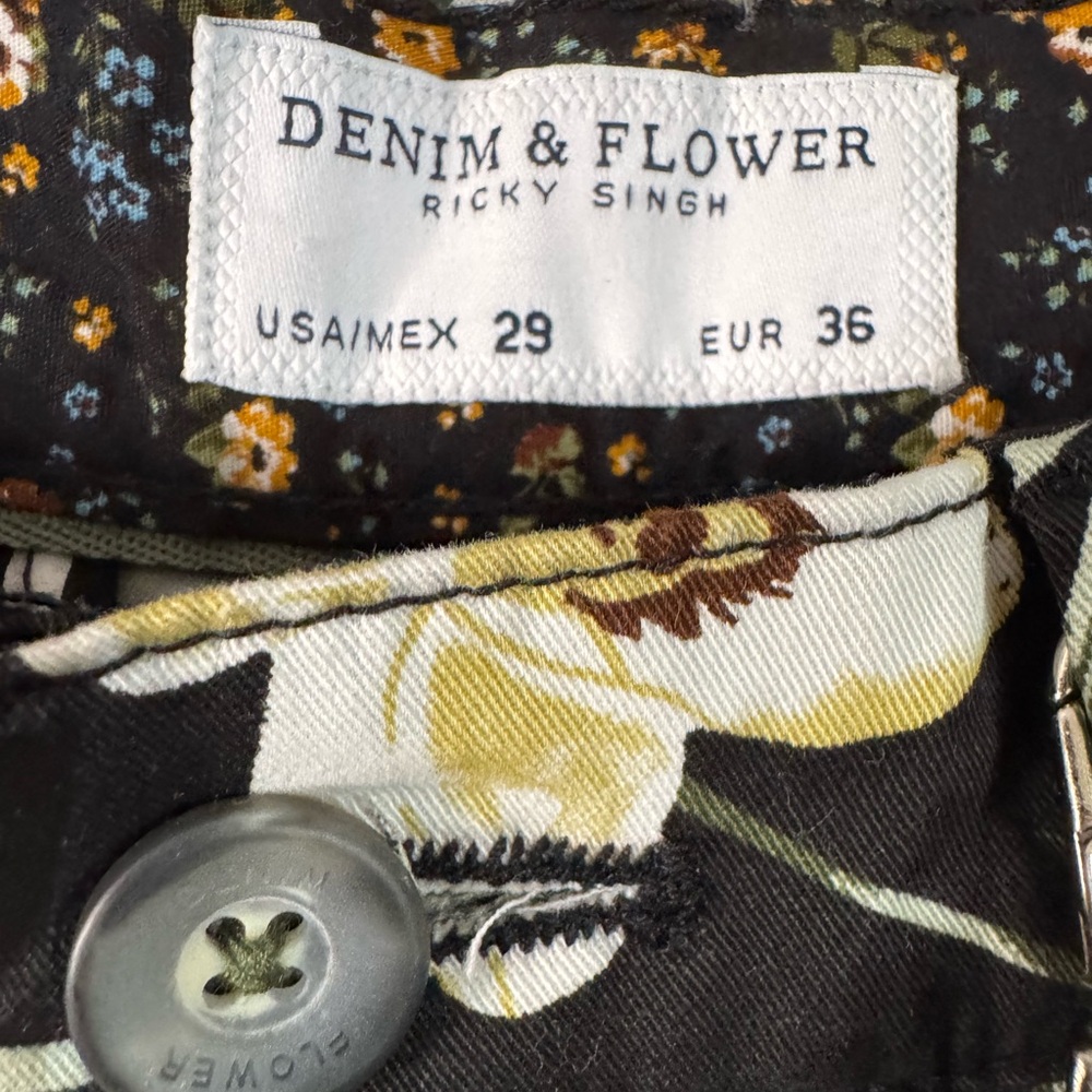 Denim & Flower Black Floral Shorts size 29